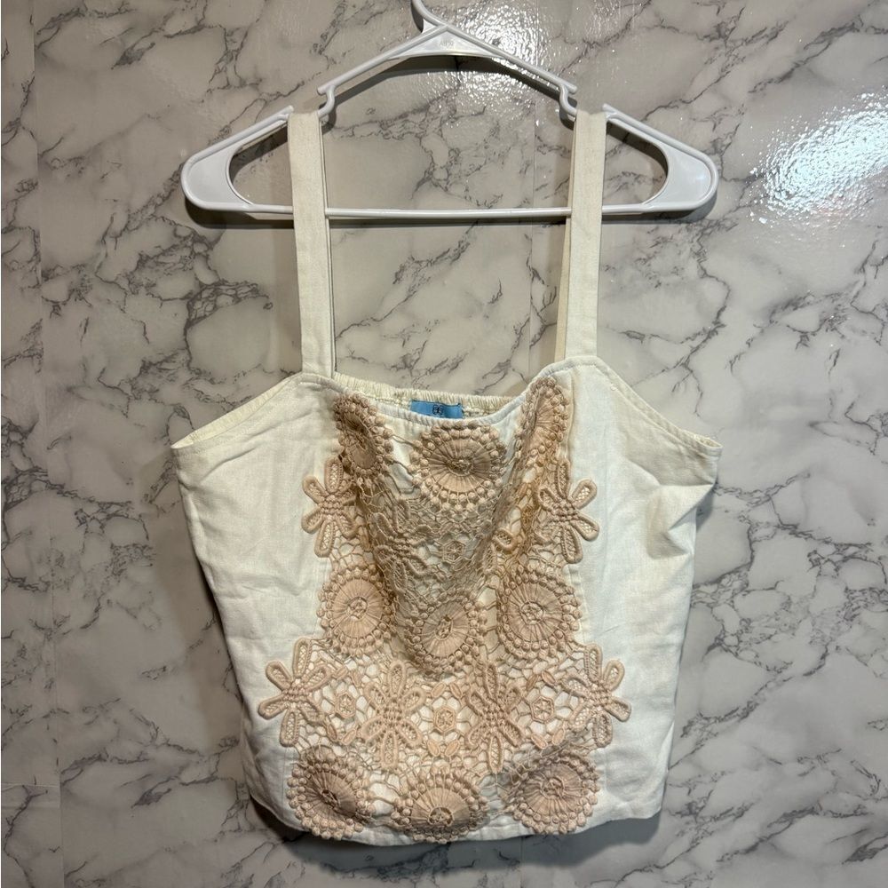 NEW CeCe Women's Cream Crop-top Elegant Cream Lace Embellished Top Size L